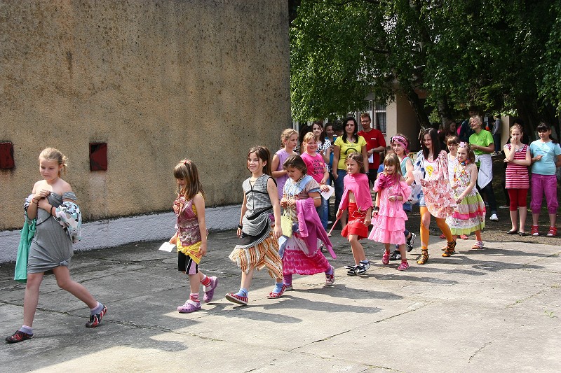 img00104.jpg