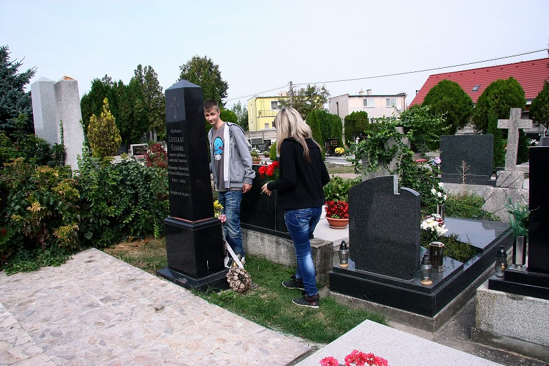 img00018.jpg